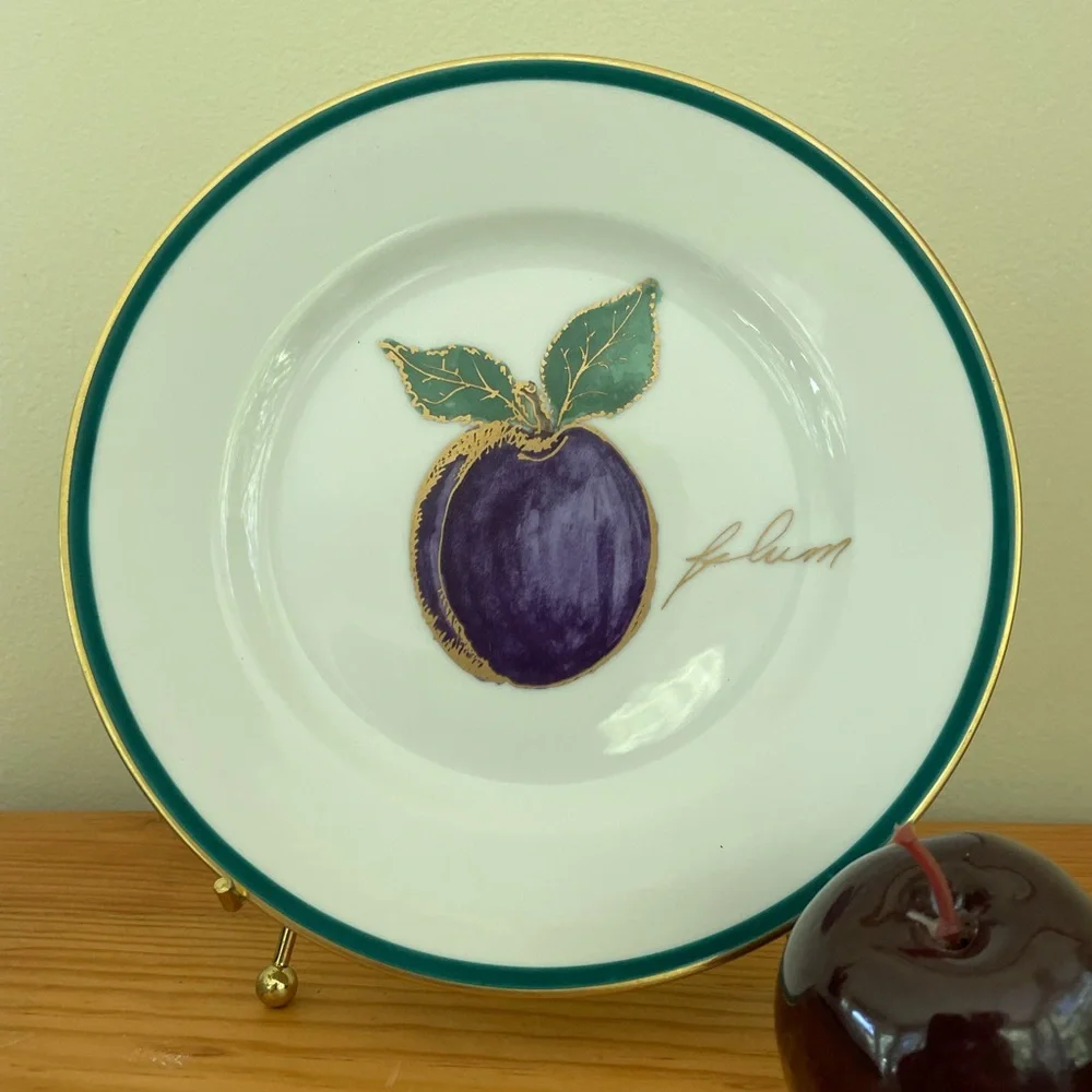 Set/4 Crate and Barrel Apple Grapes Plum Pear Salad/Dessert Plates Gold Trim 8